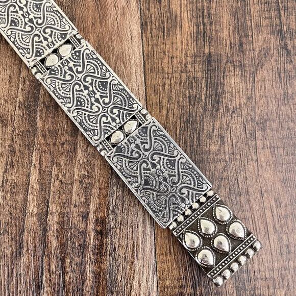 Boho Stretch Belt Hip Slung Embossed Metal Beads Artsy Bohemian Size L/XL Silver main image 11